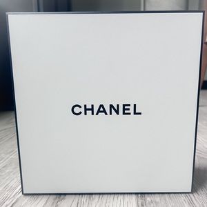 CHANEL Gift Box (box only)
